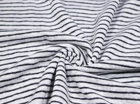 リネンジャージーニット: テキスタイルにおける伝統と革新の現代的な融合