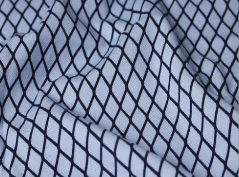 パフォーマンス、快適さ、そして一つの生地での創造的表現